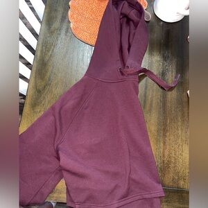 Athleta cropped hoodie, balloon sleeves, size large, maroon color